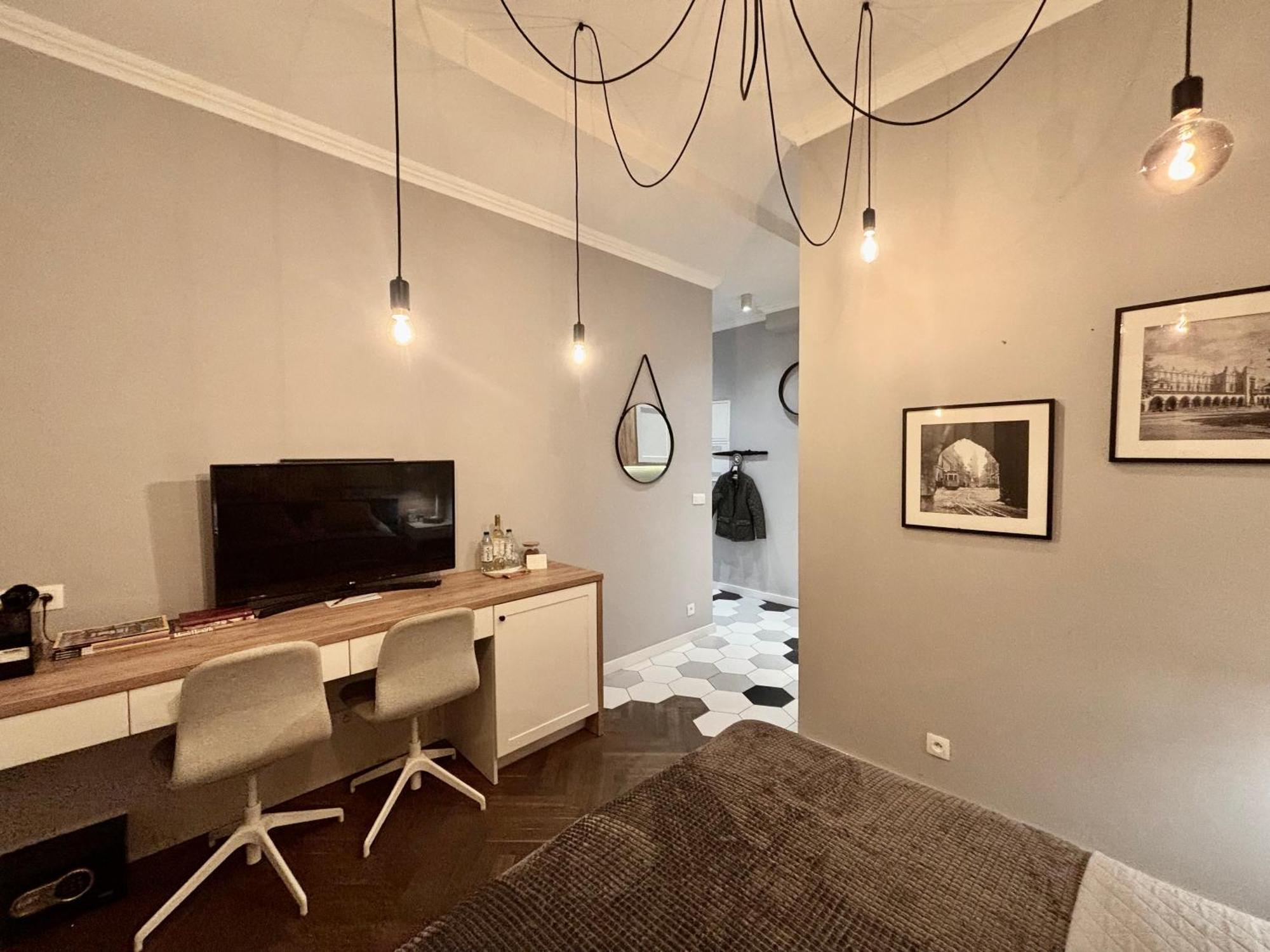The Vinci Residence, Old Town Apartment